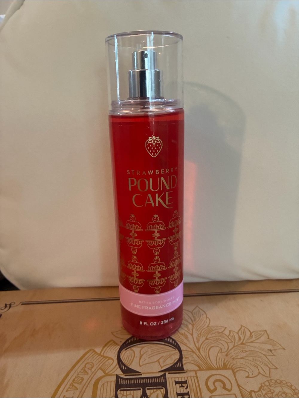 Bath & Body Works Strawberry Pound Cake Fragrance Mist - Red